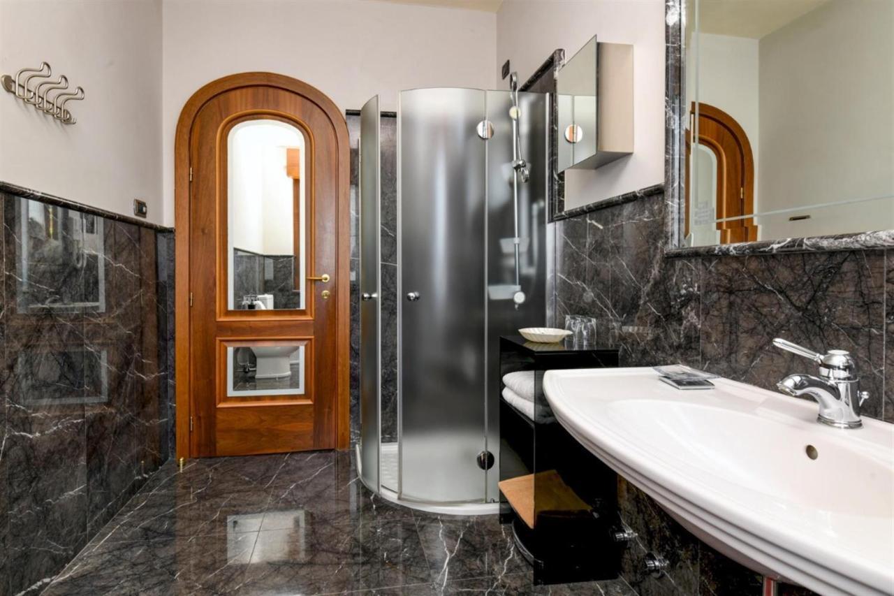 Private Luxury Villa With Pool Moniga del Garda Buitenkant foto
