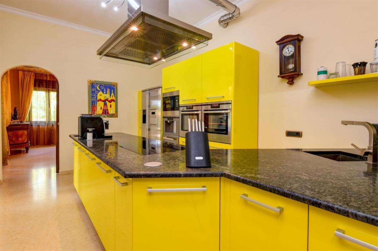 Private Luxury Villa With Pool Moniga del Garda Buitenkant foto